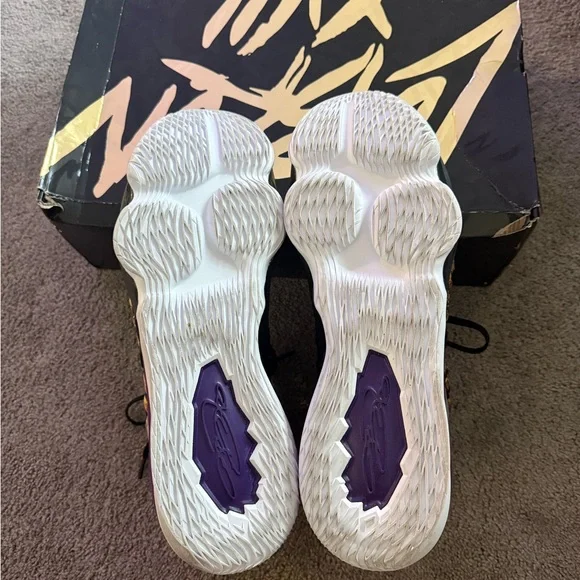 LeBron James Basketball Sneakers - Picture 5 of 8